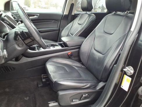 Used 2019 Ford Edge Titanium w/ Cold Weather Package image 17