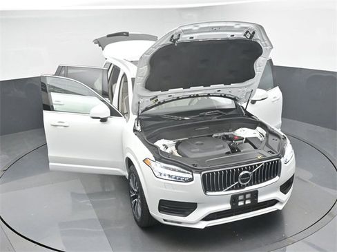 Used 2022 Volvo XC90 T6 Momentum w/ Climate Package image 50