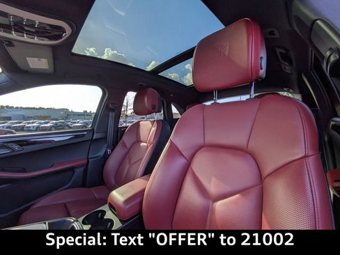Used 2022 Porsche Macan S image 24
