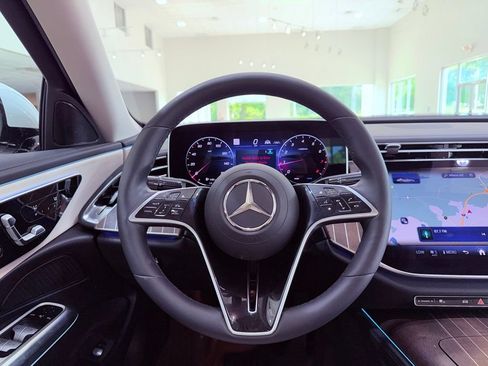 Used 2024 Mercedes-Benz E 350 4MATIC Sedan image 18