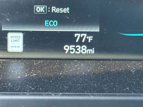 Used 2025 Hyundai Elantra Hybrid w/ Cargo Package FWD image 27