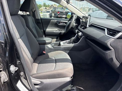 Used 2025 Toyota RAV4 XLE AWD/4WD image 6
