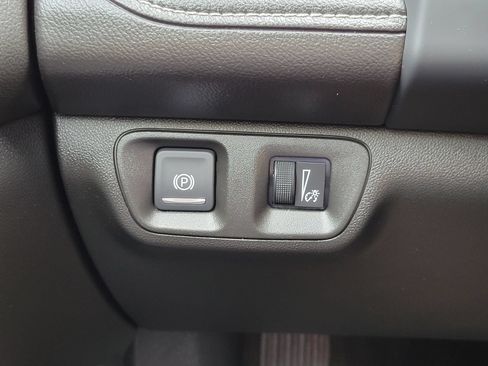 Used 2020 GMC Acadia SLT w/ Trailering Package FWD image 15