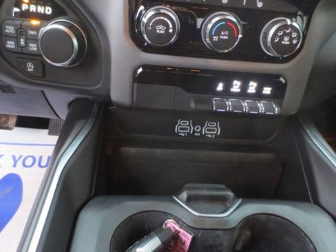 Used 2025 RAM 1500 Big Horn AWD/4WD image 19
