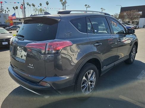 Used 2017 Toyota RAV4 XLE image 8