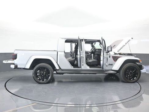 Used 2022 Jeep Gladiator Overland image 76