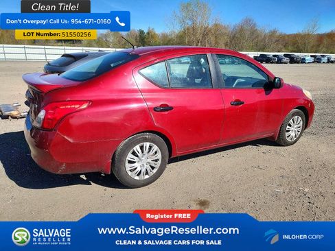 Used 2013 Nissan Versa SV FWD image 4