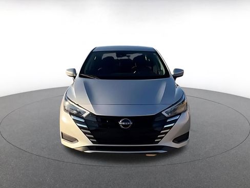 Used 2025 Nissan Versa SV image 4