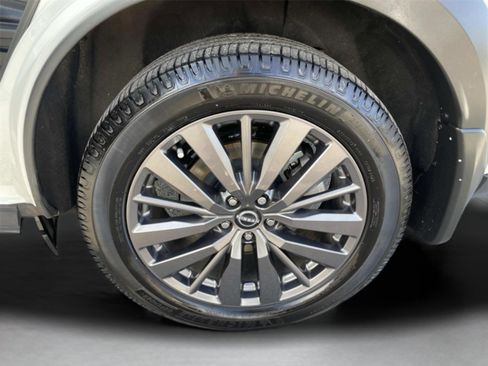 Used 2024 Nissan Pathfinder SL w/ SL Premium Package image 13