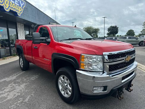 Used 2014 Chevrolet Silverado 2500 LT w/ Interior Plus Package AWD/4WD image 9