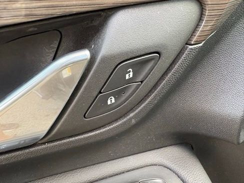 Used 2022 GMC Terrain Denali image 13