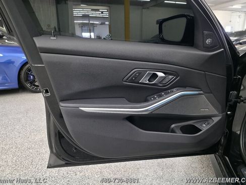 Used 2025 BMW 330i Sedan w/ M Sport Package RWD image 21