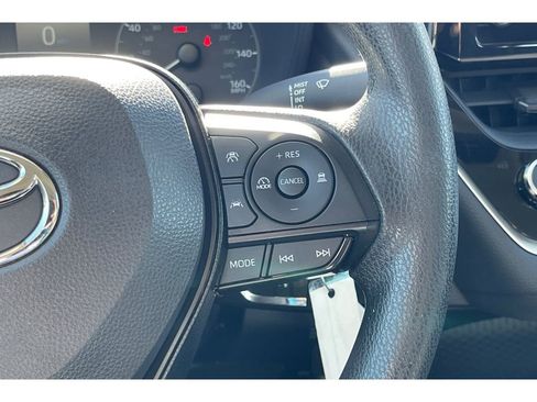 Used 2023 Toyota Corolla LE image 33