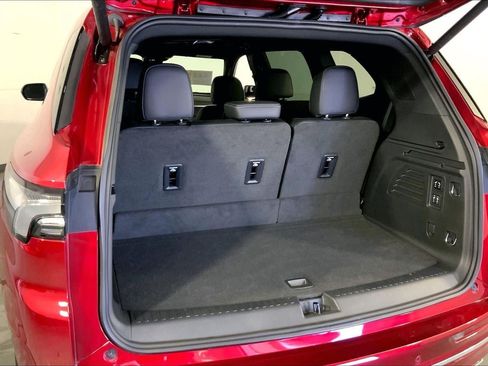 Used 2025 Buick Enclave Avenir w/ Super Cruise Package FWD image 4