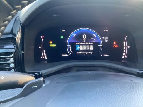 Used 2025 Toyota Camry SE image 18