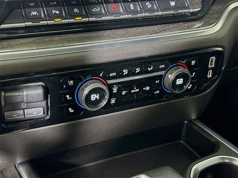 Used 2022 Chevrolet Silverado 1500 LTZ image 20