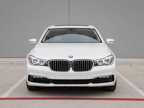 Used 2018 BMW 740i RWD image 3