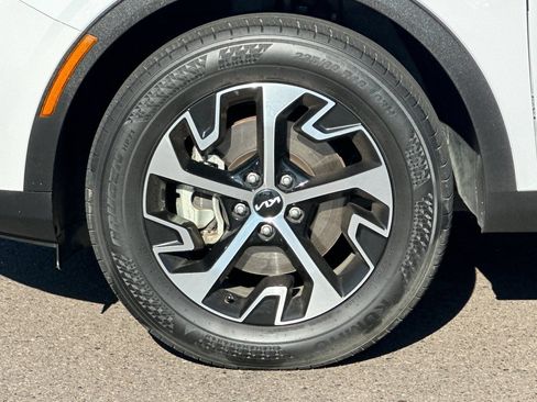 Certified 2025 Kia Sportage EX AWD/4WD image 25