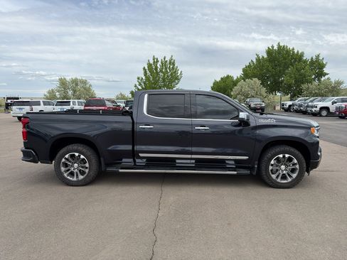 Used 2023 Chevrolet Silverado 1500 High Country w/ Z71 Off-Road Package AWD/4WD image 8