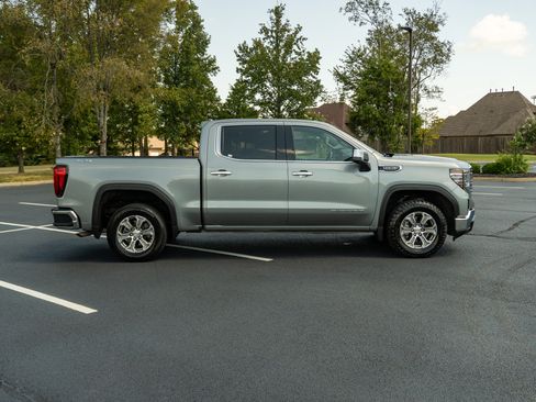 Used 2025 GMC Sierra 1500 SLT AWD/4WD image 4