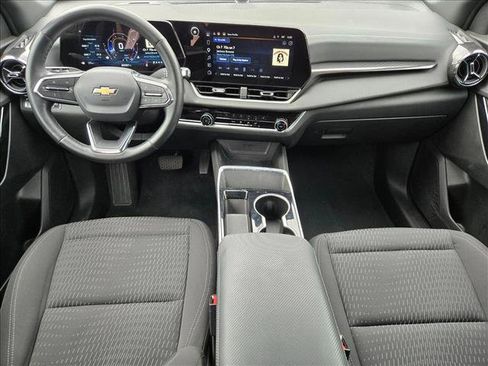 Used 2025 Chevrolet Equinox LT FWD image 17