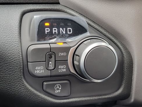 New 2026 RAM 1500 Express AWD/4WD image 17