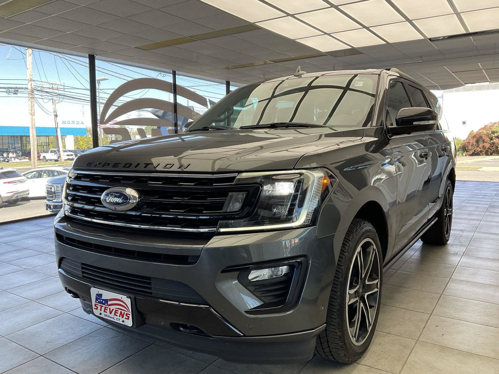 Used 2019 Ford Expedition Limited w/ Equipment Group 303A AWD/4WD image 3