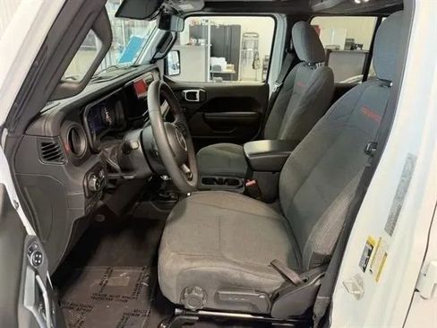 Used 2024 Jeep Wrangler Unlimited Rubicon AWD/4WD image 10
