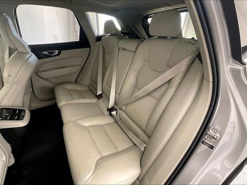 Used 2023 Volvo XC60 B5 Ultimate w/ Climate Package image 35
