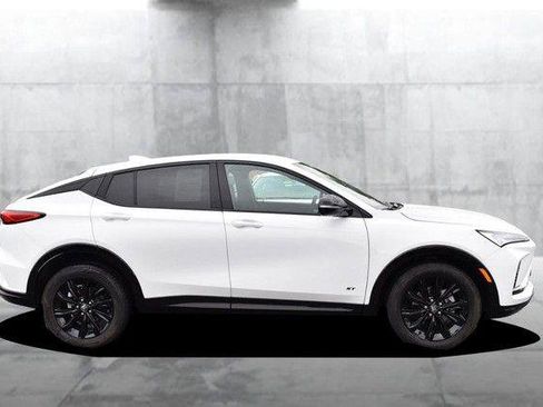 Used 2025 Buick Envista Sport Touring image 5