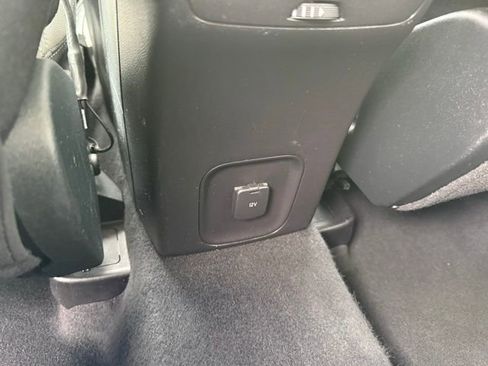 Used 2020 Ford Escape SE image 15