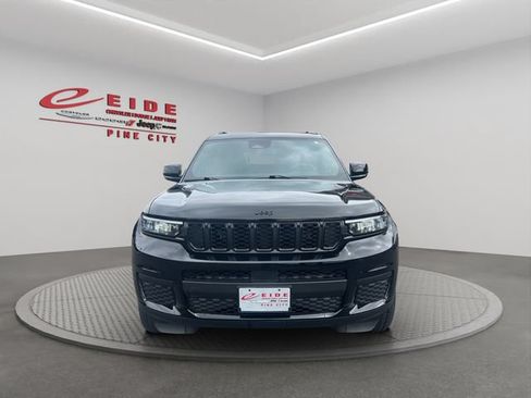 Used 2024 Jeep Grand Cherokee L Laredo AWD/4WD image 13