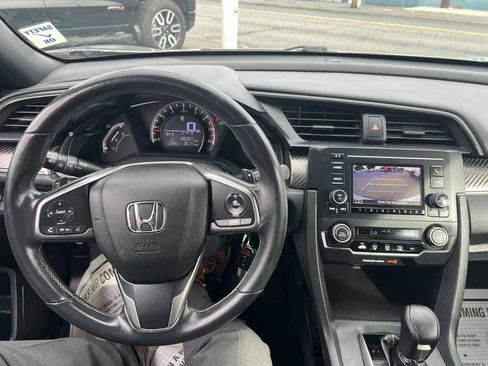 Used 2018 Honda Civic Sport image 10