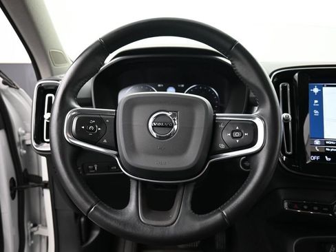Used 2021 Volvo XC40 T5 Momentum w/ Protection Package Premier AWD/4WD image 11