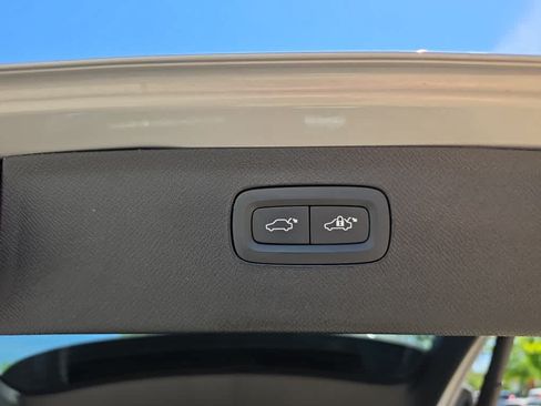 Used 2025 Volvo XC90 B6 Plus AWD/4WD image 8