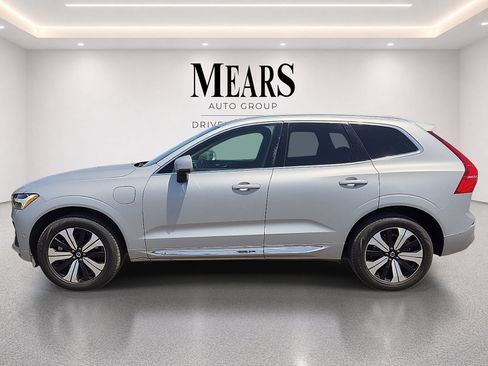 Used 2023 Volvo XC60 T8 Plus AWD/4WD image 3