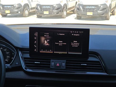 Used 2023 Audi Q5 Premium w/ Convenience Package image 17