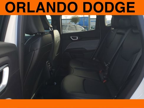 New 2026 Jeep Compass Latitude image 9