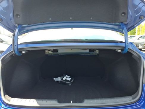 Used 2024 Hyundai Elantra SEL w/ Convenience Package FWD image 9