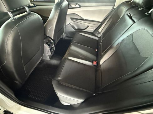 Certified 2023 Volkswagen Taos SE image 12