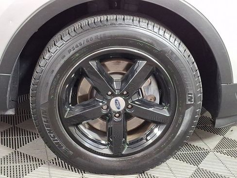Used 2018 Ford Explorer XLT FWD image 11