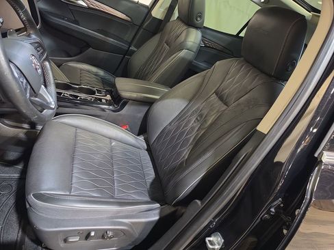 Used 2021 Buick Envision Avenir w/ Technology Package II FWD image 13