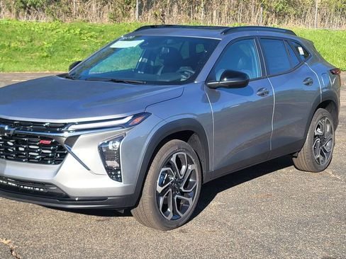 New 2026 Chevrolet Trax RS w/ Sunroof Package image 5