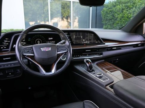 Used 2021 Cadillac Escalade ESV Premium Luxury w/ Performance Package AWD/4WD image 12