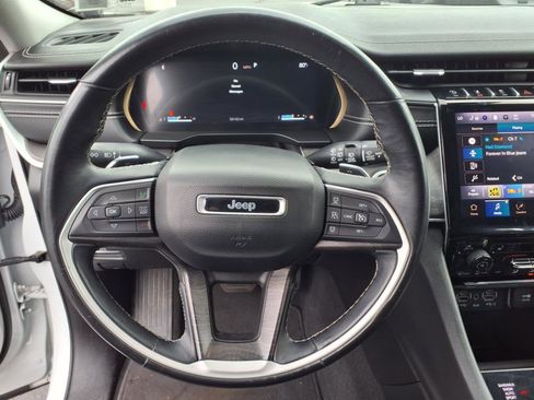 Certified 2022 Jeep Grand Cherokee L Limited image 24