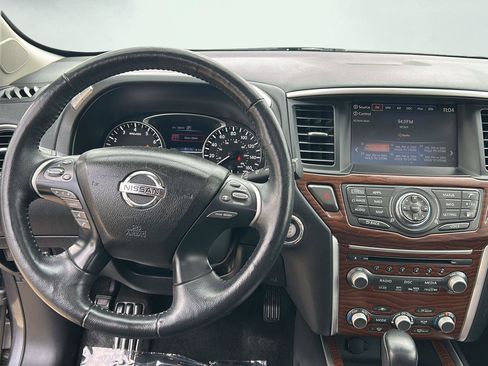 Used 2020 Nissan Pathfinder Platinum AWD/4WD image 7
