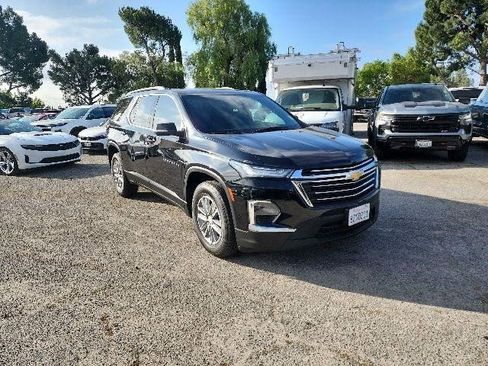 Certified 2022 Chevrolet Traverse LT FWD image 2