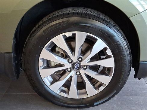 Used 2018 Subaru Outback 3.6R Touring image 7