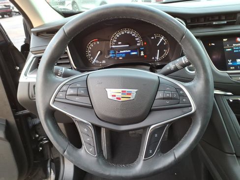 Used 2017 Cadillac XT5 Luxury w/ Driver Awareness Package image 17