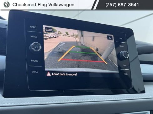 New 2025 Volkswagen Taos SE image 7